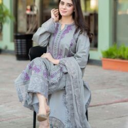Mushq Embroidered 3-Piece Lawn Suit – Design 04