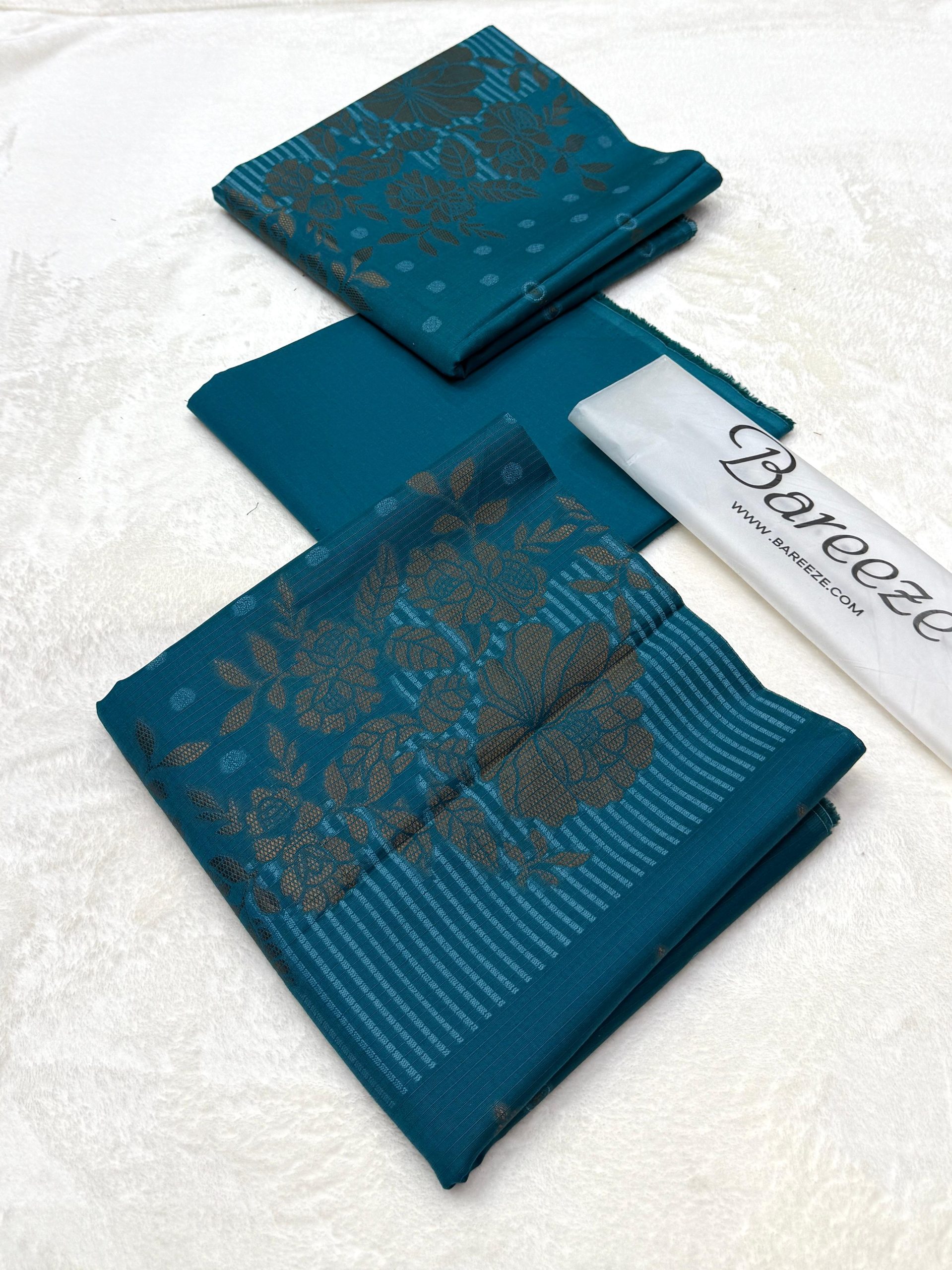 Bareeza Jacquard Lawn 3-Piece Suit - Image 4
