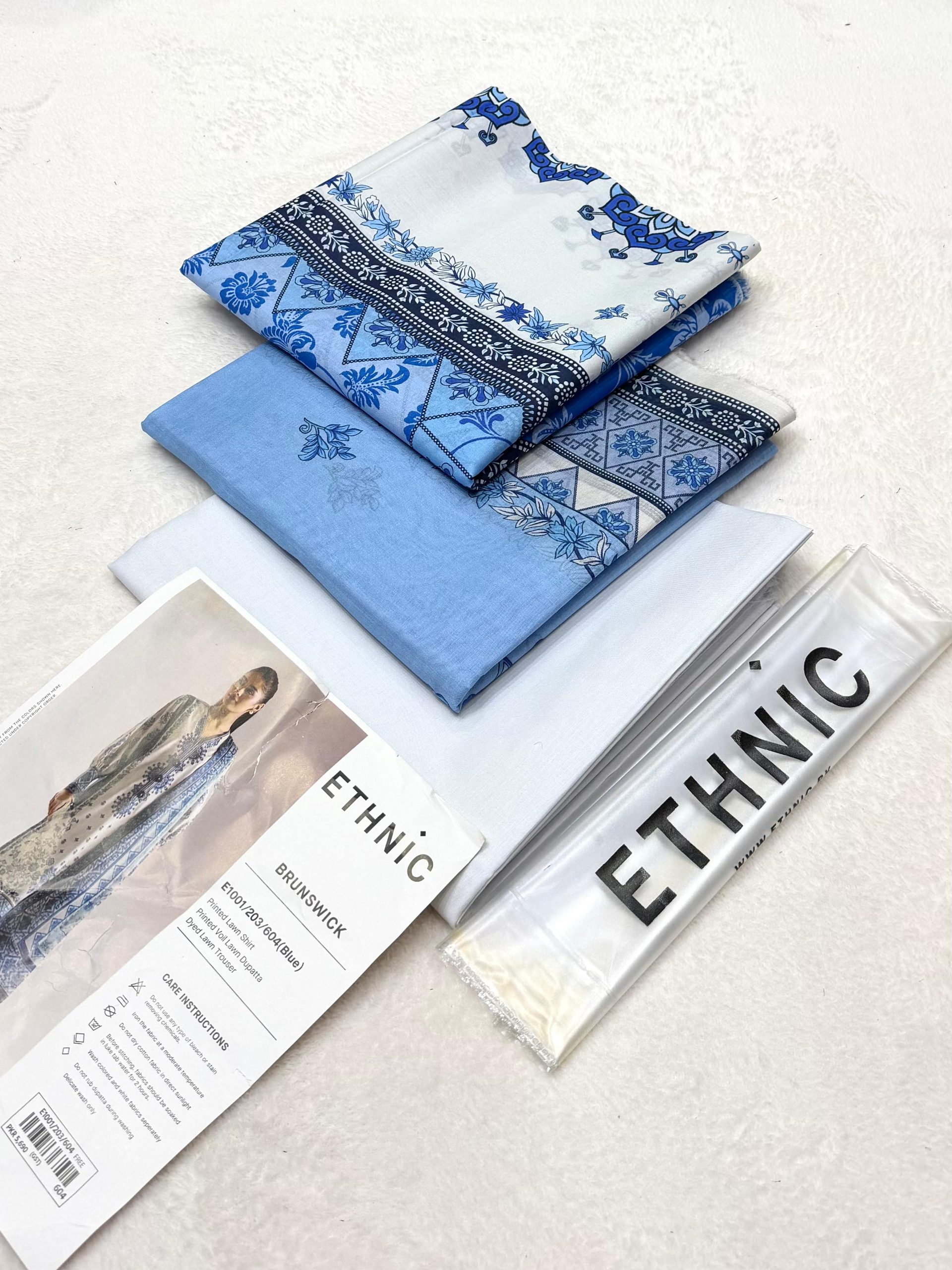 Ethnic Digital Printed Lawn 3-Piece Suit - Image 3