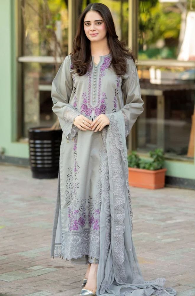 Mushq Embroidered Lawn 3-Piece Suit – Grey - Image 2