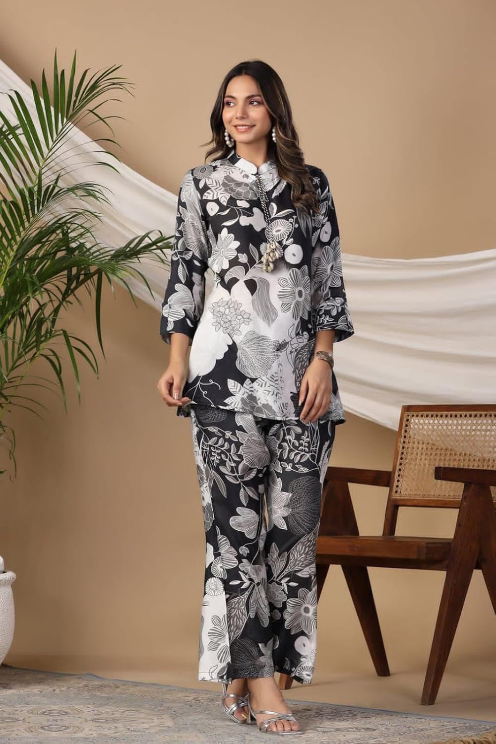 Sapphire Digital Printed Lawn 2-Piece Suit - Image 2