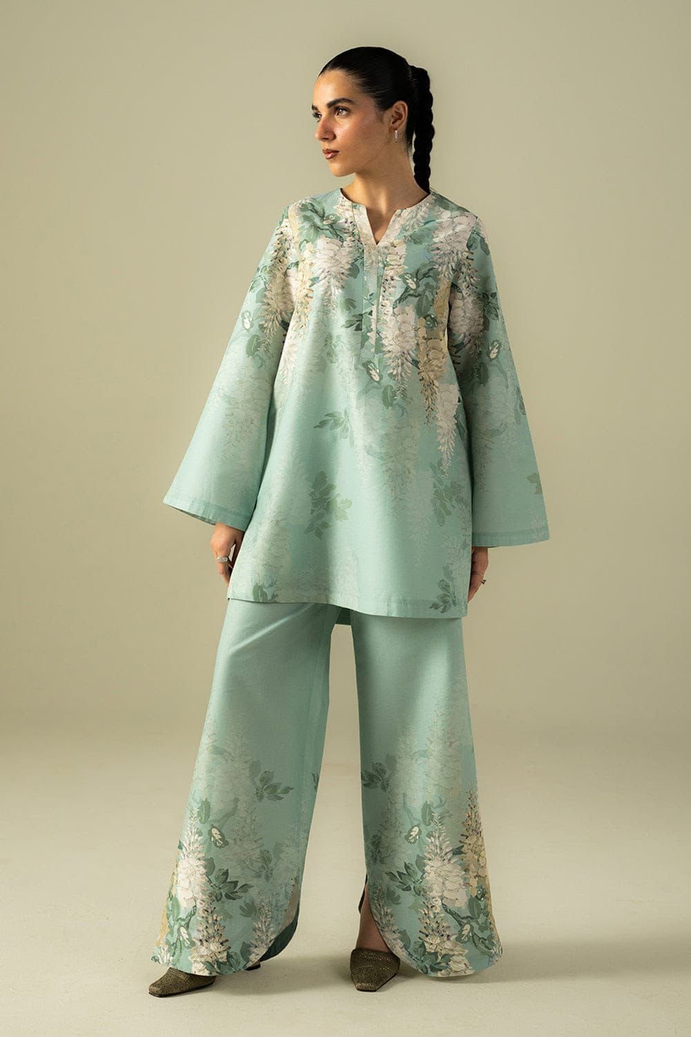 Sapphire Digital Printed Lawn 2-Piece Suit - Image 33