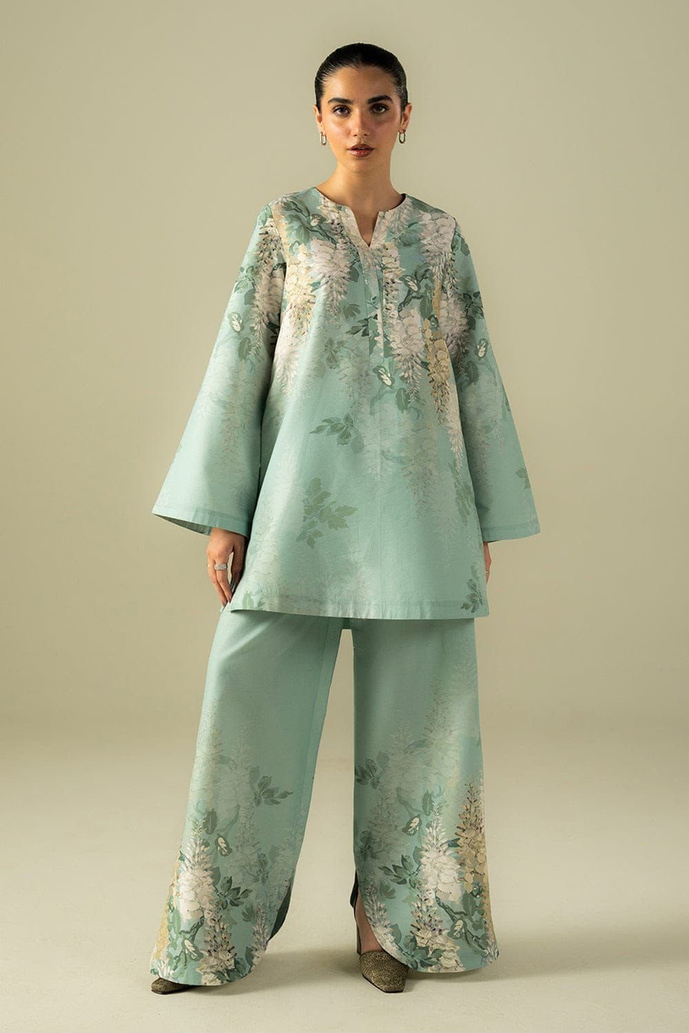 Sapphire Digital Printed Lawn 2-Piece Suit - Image 35