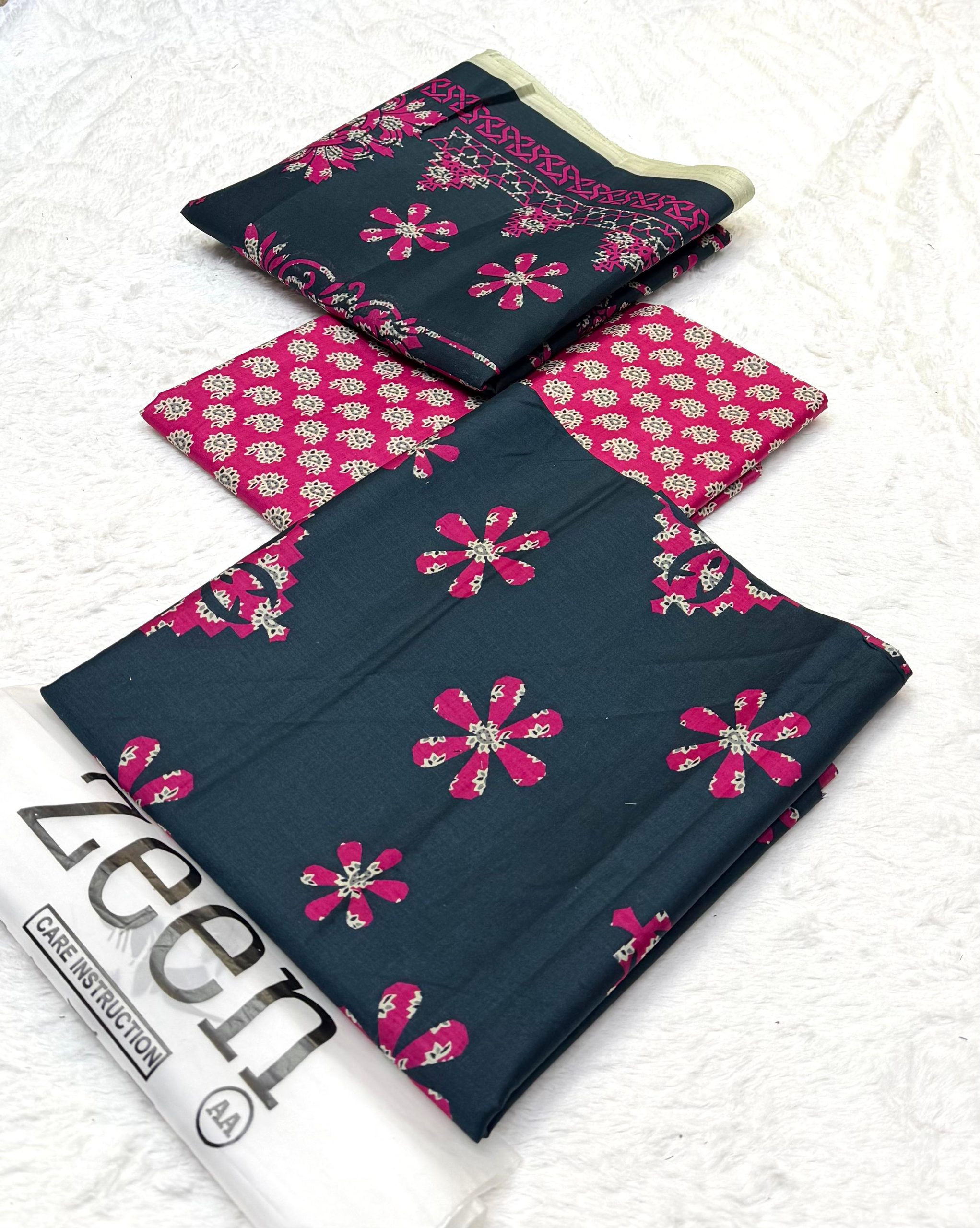 Zeen Digital Printed Lawn 3-Piece Suit - Image 4